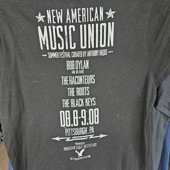 American Eagle Outfitters Charcoal Graphic Tee - Picture 4 of 5